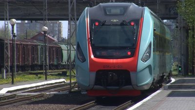 Потяг Львів – Чернівці прибув до Луцька. Як та коли курсуватиме Потяг Львів – Чернівці прибув до Луцька. Як та коли курсуватиме
