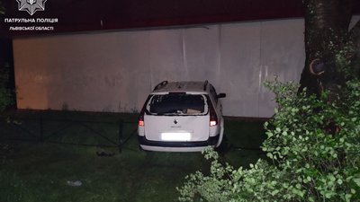 У Львові нетверезий водій вчинив кілька ДТП У Львові нетверезий водій вчинив кілька ДТП
