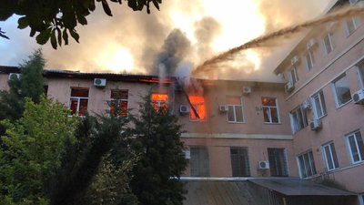 Вогнеборці ліквідували пожежу в адміністративній будівлі у Дніпрі