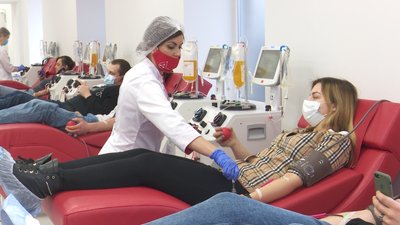 У Дніпрі донори здали плазму крові для півторарічної дівчинки, котра отримала сильні опіки У Дніпрі донори здали плазму крові для півторарічної дівчинки, котра отримала сильні опіки
