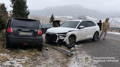 Місце ДТП на автодорозі "Львів-Самбір-Ужгород"