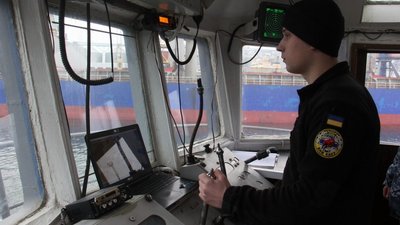 Екіпаж одеського буксира ВМС "Яни Капу" провели навчання у Чорному морі Екіпаж одеського буксира ВМС "Яни Капу" провели навчання у Чорному морі
