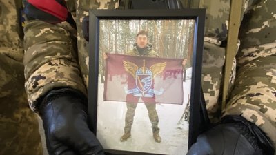 У Полтаві влаштували прощання з Євгеном Андросовим: ким був воїн У Полтаві влаштували прощання з Євгеном Андросовим: ким був воїн