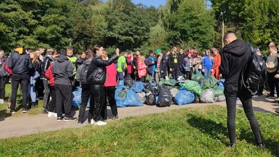 "Побачив? Прибери!". У Вінниці пройшла акція до Всесвітнього дня прибирання "Побачив? Прибери!". У Вінниці пройшла акція до Всесвітнього дня прибирання