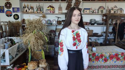 На Тернопільщині у музеї хліба зберігають коровай, якому 8 років На Тернопільщині у музеї хліба зберігають коровай, якому 8 років