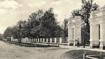 Братські могили, лінії укріплення та базари: що раніше було на місці сучасних парків Полтави Братські могили, лінії укріплення та базари: що раніше було на місці сучасних парків Полтави
