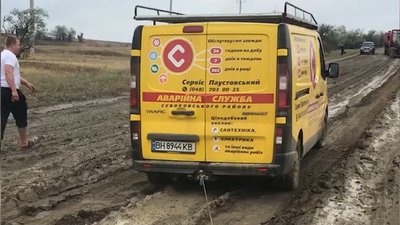 Марафон "Місцеві": дорогу на Одещині не ремонтують понад двадцять років Марафон "Місцеві": дорогу на Одещині не ремонтують понад двадцять років
