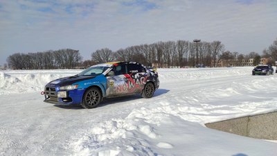 "Головне - правильні шини і емоції": у Черкасах стартувало зимове ралі "Головне - правильні шини і емоції": у Черкасах стартувало зимове ралі