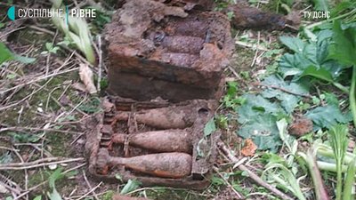 Рівненщина: біля Тараканівського форту знайшли більше сотні боєприпасів Рівненщина: біля Тараканівського форту знайшли більше сотні боєприпасів
