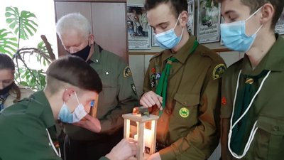 Тернопільські пластуни привезли Вифлеємський вогонь
