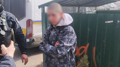 У Луцьку затримали жительку Рівненщини, яка малювала мітки на дорозі