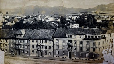 Лист від остарбайтера, світлини та кераміка з волинського села XX століття: у Лист від остарбайтера, світлини та кераміка з волинського села XX століття: у