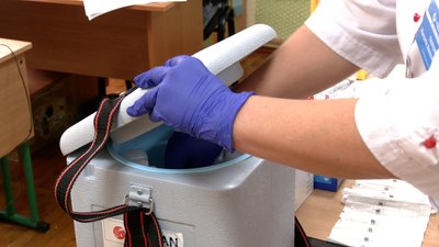 У гімназії Рівного провели групову вакцинацію від Covid-19. Як це відбувалось У гімназії Рівного провели групову вакцинацію від Covid-19. Як це відбувалось
