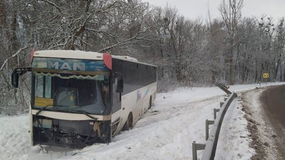 На Харківщині сталася аварія за участю автобуса: є травмовані На Харківщині сталася аварія за участю автобуса: є травмовані
