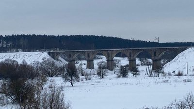 На Житомирщині юнак посварився з дівчиною і у морозну ніч опинився у річці На Житомирщині юнак посварився з дівчиною і у морозну ніч опинився у річці