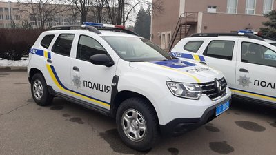 "Ми служимо не за гроші, а заради людей": поліцейські громад Харкова отримали нові авто