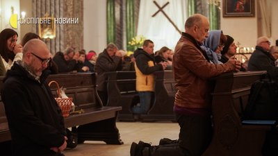 "Ми не маємо піддаватись відчаю". Фотореп "Ми не маємо піддаватись відчаю". Фотореп