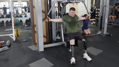 Планує вибороти мінімум 20 медалей. Кропивничанин, який на фронті втратив дві ноги, готується до "Сильні України" Планує вибороти мінімум 20 медалей. Кропивничанин, який на фронті втратив дві ноги, готується до "Сильні України"