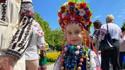 У Черкасах в сквері "Юність" святкували День вишиванки