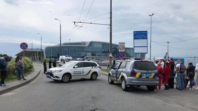 У аеропорту "Львів" підірвали сумку із ноутбуком іноземної туристки У аеропорту "Львів" підірвали сумку із ноутбуком іноземної туристки