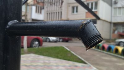 У Луцьку облаштовують колонки для видобування води У Луцьку облаштовують колонки для видобування води