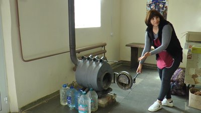 Зима близько. Мешканці села Катеринівка живуть без газу, води та світла Зима близько. Мешканці села Катеринівка живуть без газу, води та світла