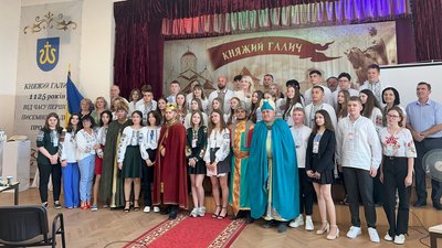 У Галичі на Франківщині відбувся перший урок для випускників У Галичі на Франківщині відбувся перший урок для випускників