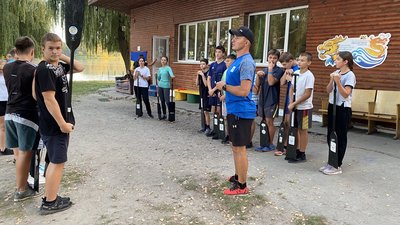 Веслування на драгонботах: як тренуються житомирські спортсмени на човнах "Дракон" Веслування на драгонботах: як тренуються житомирські спортсмени на човнах "Дракон"