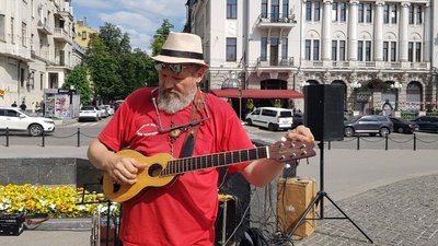 У Харкові вимагають скасування заборони на виступи вуличних музикантів У Харкові вимагають скасування заборони на виступи вуличних музикантів