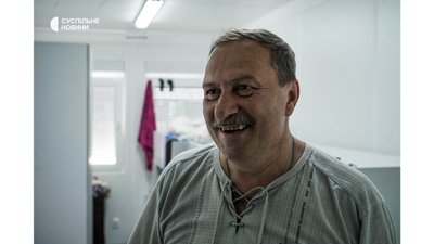 "Нормальні будиночки нам поляки зробили, але у своїй хаті краще". Як живуть у модульному містечку в Бородянці