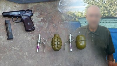 Зберігав гранати та пістолет: поліція затримала жителя Чернігівщини