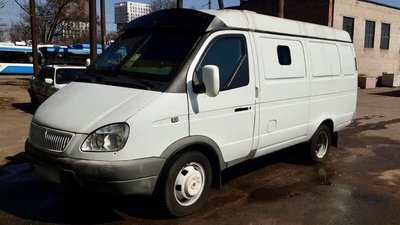 Дніпровський музей передав два транспортних засоби на потребу військовим Дніпровський музей передав два транспортних засоби на потребу військовим