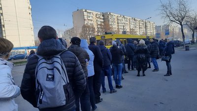 Столичні перевізники анонсують перебої з транспортом через локдаун