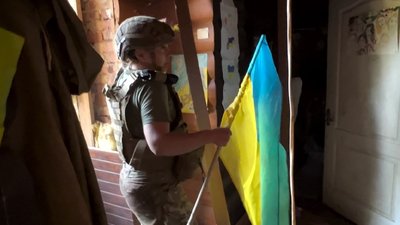 Російські військові обстріляли будинок, де жили тернопільські волонтери Російські військові обстріляли будинок, де жили тернопільські волонтери