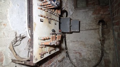 Мешканці будинку на вулиці Пушкіна у Полтаві хочуть, аби ЖЕО відремонтувало мережі у підвалі Мешканці будинку на вулиці Пушкіна у Полтаві хочуть, аби ЖЕО відремонтувало мережі у підвалі