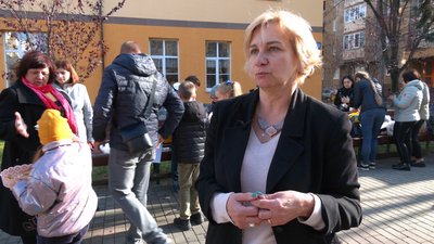 Продавали солодощі: у Франківську школярі організували благодійний ярмарок на підтримку ЗСУ Продавали солодощі: у Франківську школярі організували благодійний ярмарок на підтримку ЗСУ