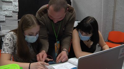 Ігри, гурток робототехніки та медіапростір: на Луганщині відкрилась мережа молодіжних хабів Ігри, гурток робототехніки та медіапростір: на Луганщині відкрилась мережа молодіжних хабів