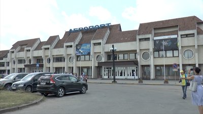 Нардепи від Прикарпаття просять уряд не позбавляти аеропорт "Івано-Франківськ" диспетчерів