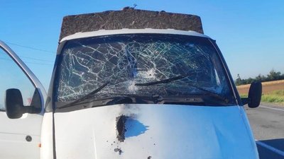 Обстріли, війна, авто, Дніпро