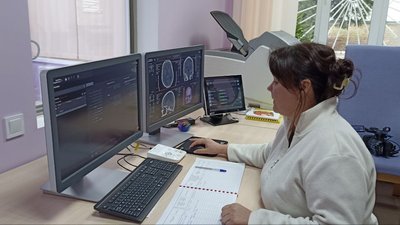 Обласна лікарня, штучний інтелект, головний мозок, програма, томографія Обласна лікарня, штучний інтелект, головний мозок, програма, томографія
