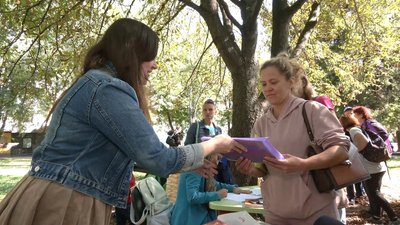У Рівному переселенцям роздали книги та канцелярію У Рівному переселенцям роздали книги та канцелярію
