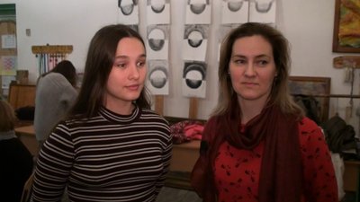 Дороті Стайнлі, випускниця американської Вальдорфської школи та її перекладачака Надія Петрашина Дороті Стайнлі, випускниця американської Вальдорфської школи та її перекладачака Надія Петрашина