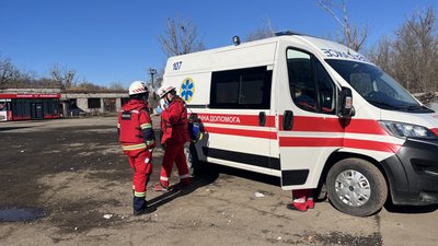 швидка допомога, бригада медиків