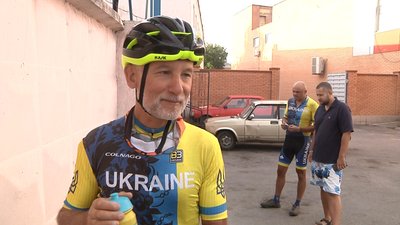 Анатолій Вересенко, учасник велопробігу “Вшануємо пам’ять захисників України” Анатолій Вересенко, учасник велопробігу “Вшануємо пам’ять захисників України”
