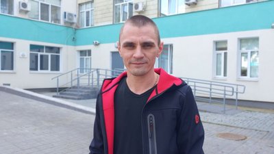 Супроводжували бригаду наведеним дулом російського танку. Спогади медиків, які допомагали людям в окупації Супроводжували бригаду наведеним дулом російського танку. Спогади медиків, які допомагали людям в окупації