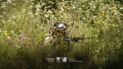 Військовий під час стрілецької підготовки
