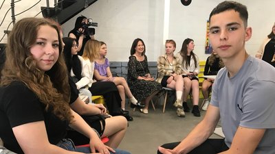 "Школа подружнього життя" у Житомирі: що відомо та як відбуваються тренінги "Школа подружнього життя" у Житомирі: що відомо та як відбуваються тренінги