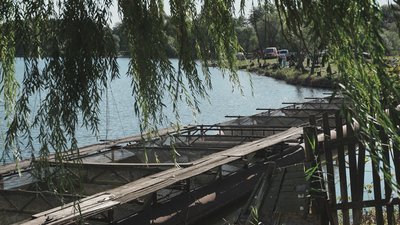 Сітки риболовів на березі Сіверського Донця