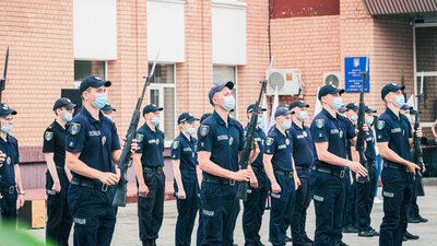 У Дніпрі в університеті внутрішніх справ влаштували акцію до Дня Конституції України У Дніпрі в університеті внутрішніх справ влаштували акцію до Дня Конституції України