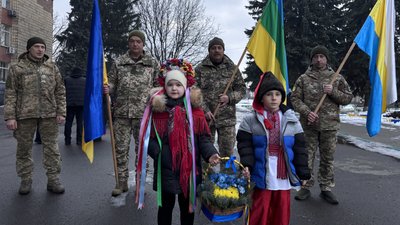 Учасники скорботного мітингу у Кривому Озері